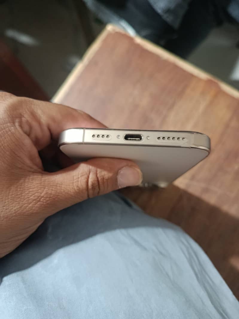iphone 16 pro max 2