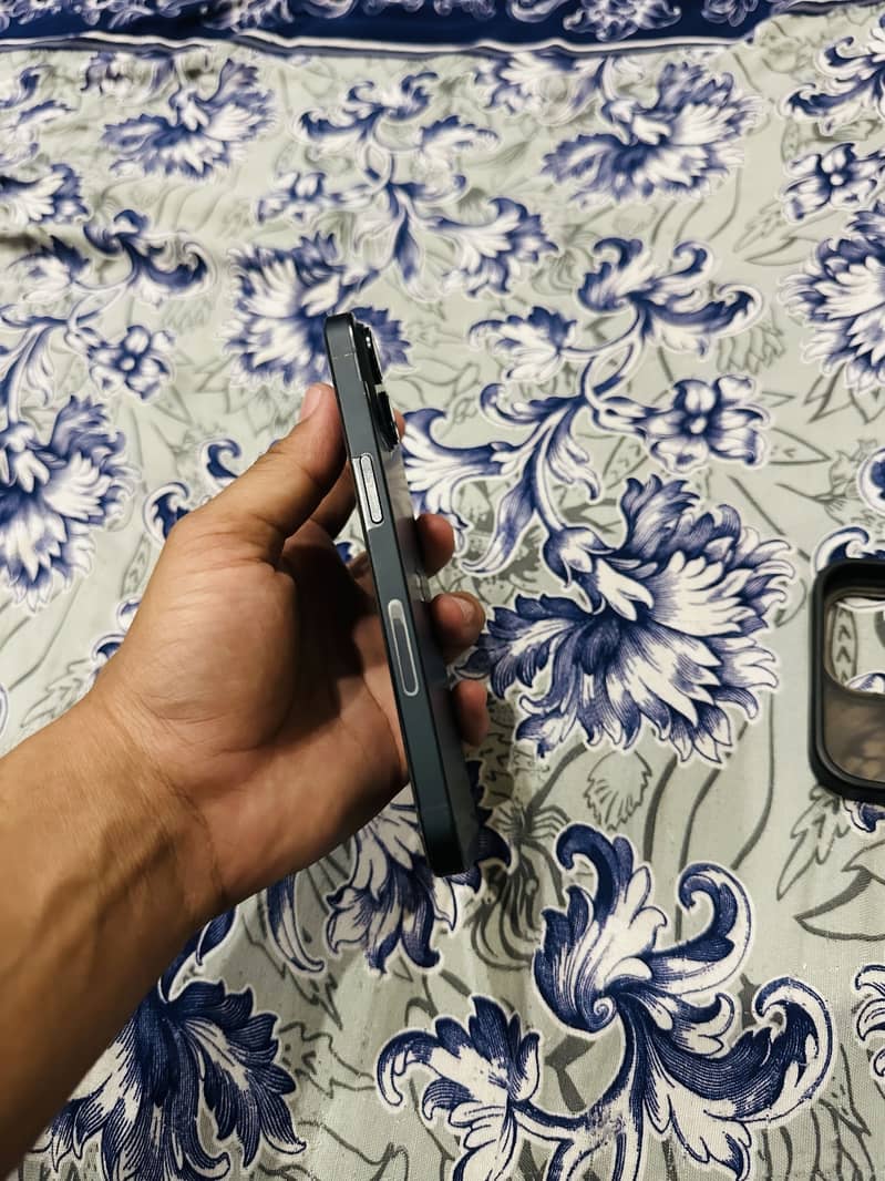 Apple iPhone 14 1