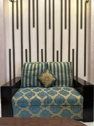 5 seater Sofa For sale