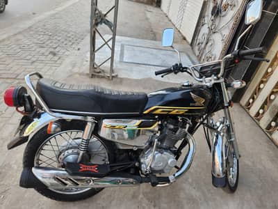 HONDA CG 125 SPECIAL EDITION BLACK COLOR