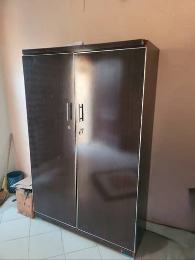 Only one month used, D1 6x4 feet High-Quality wardrobe almari cabinet