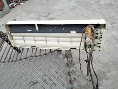 serious buyer contact me 1.5 tin Ac is for sell