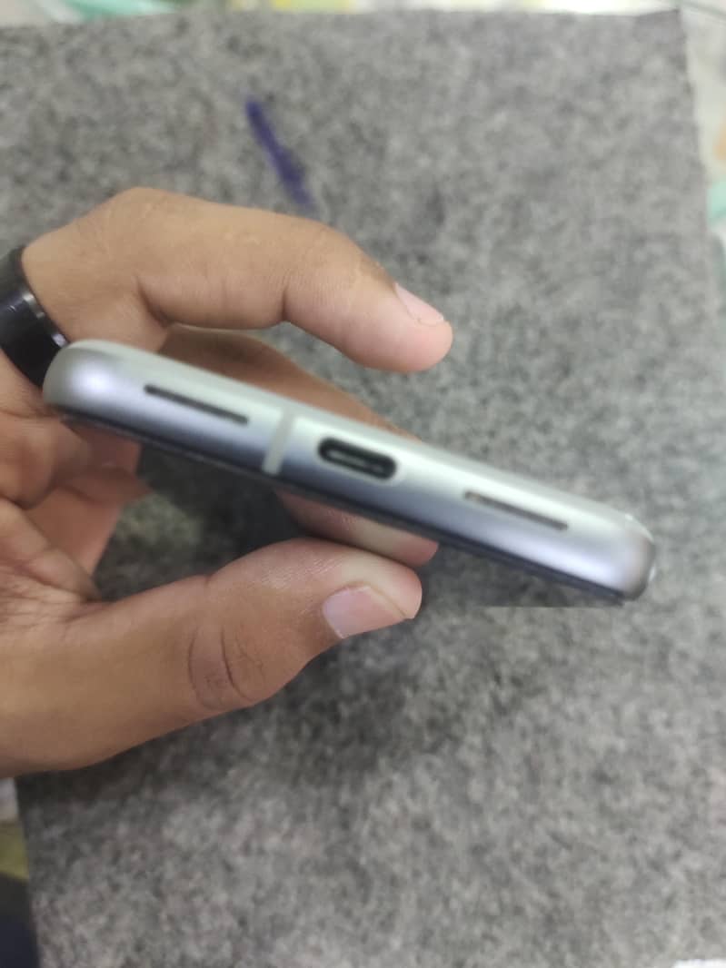 Google Pixel 8 3