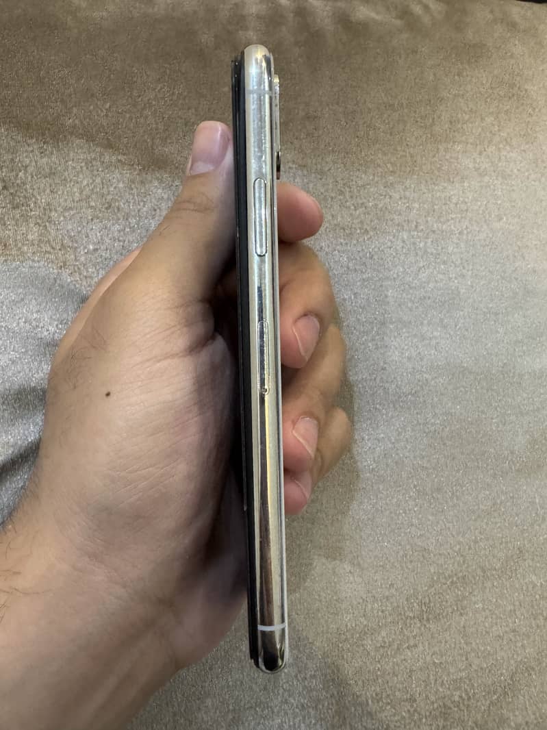 Apple iPhone X 1
