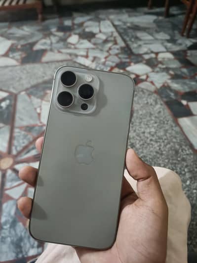 Apple iPhone 15 Pro Max Natural Titanium