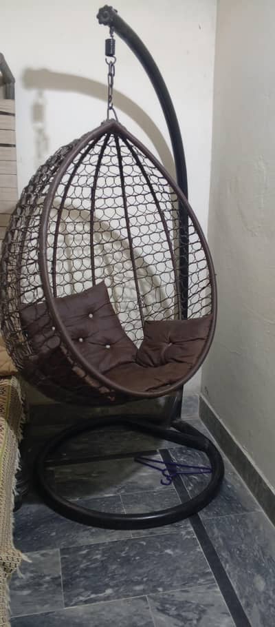 Swing jhoola for sale for sale only one year use Okay Condishion