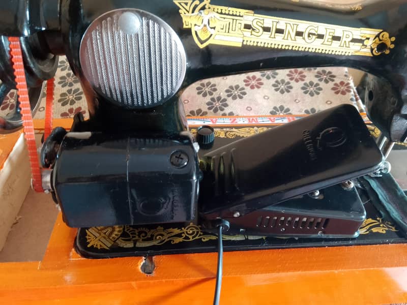 sewing machine SINGER 2