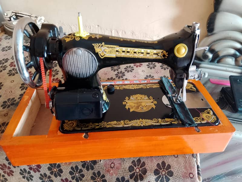 sewing machine SINGER 4