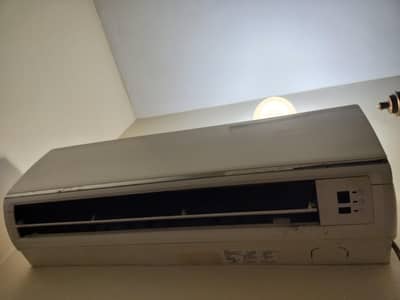 Haeir 1 Ton Non Inverter