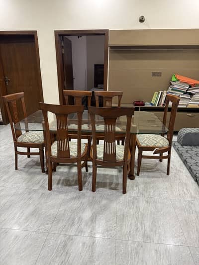 Dinning table with 6 wooden chairs
