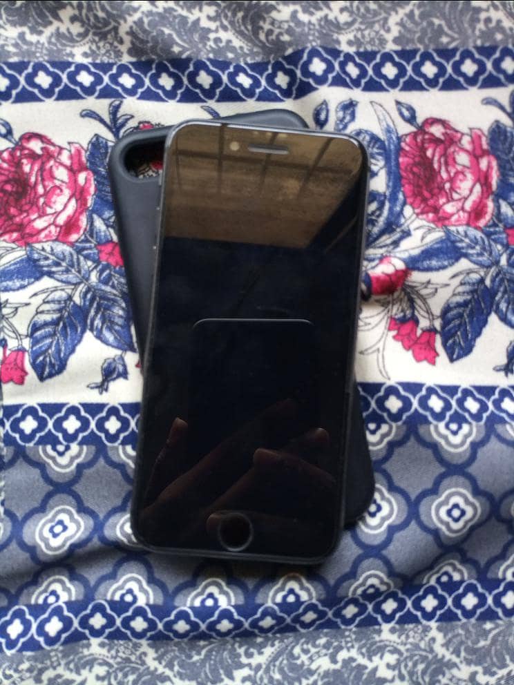 Apple iPhone 8 1