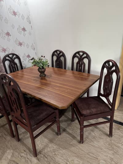 Dining Table with 6 chairs