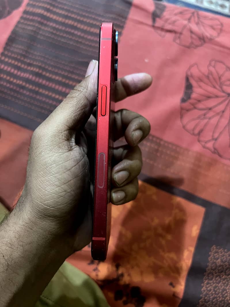 Apple iPhone 13 2