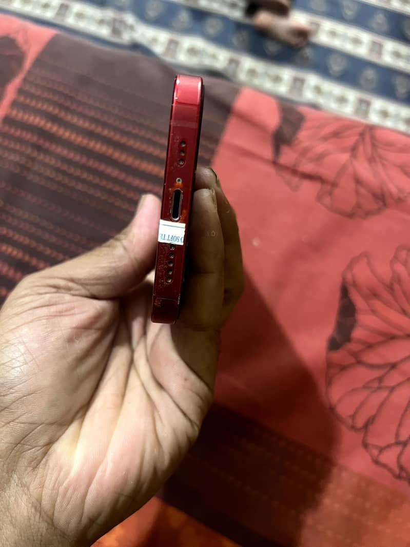 Apple iPhone 13 5