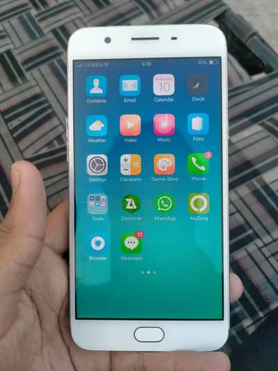 OPPO F1s