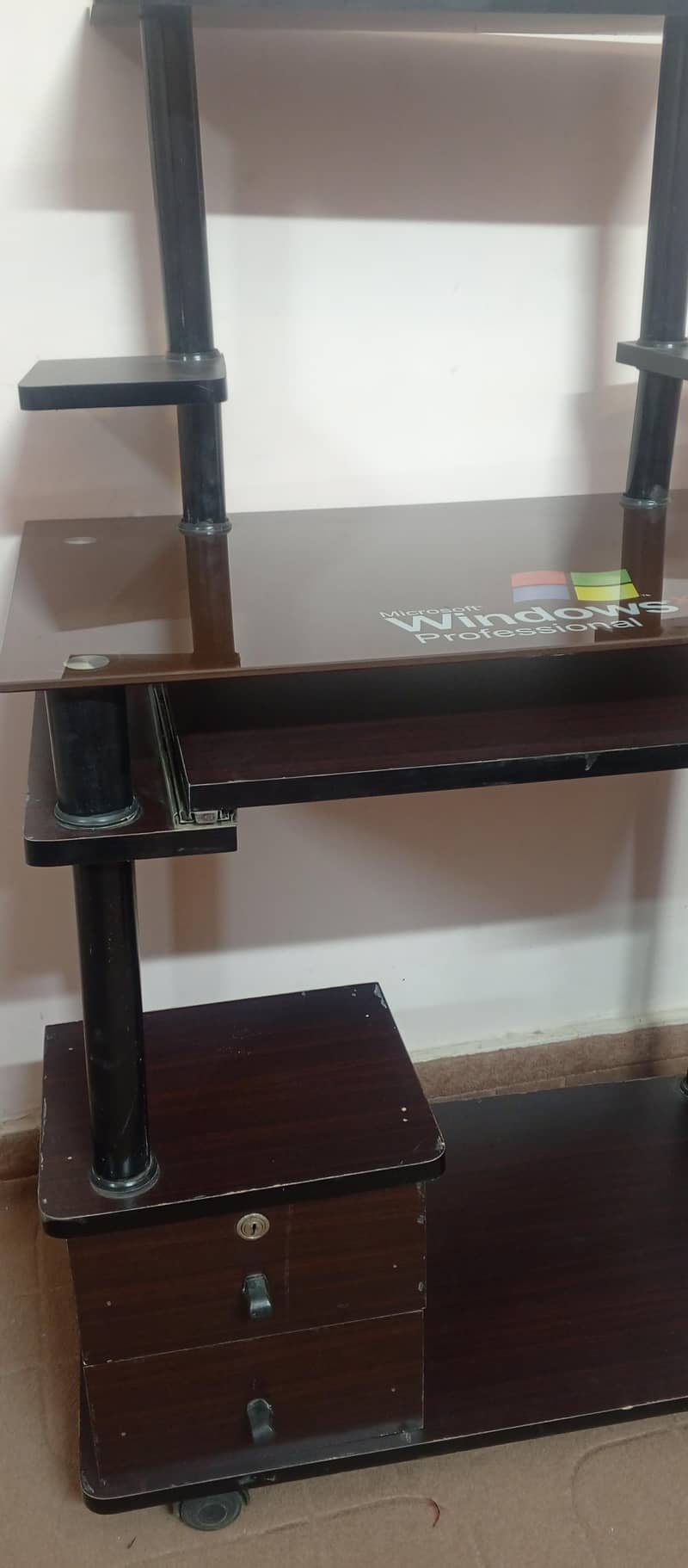 Compact Computer Desk 2