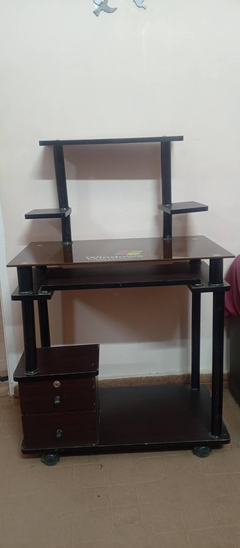 Compact Computer Desk 3