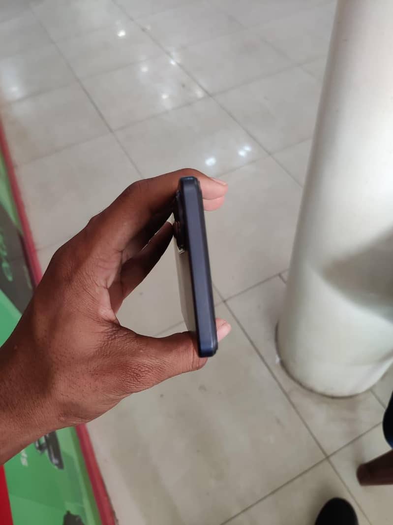 OPPO A60 4