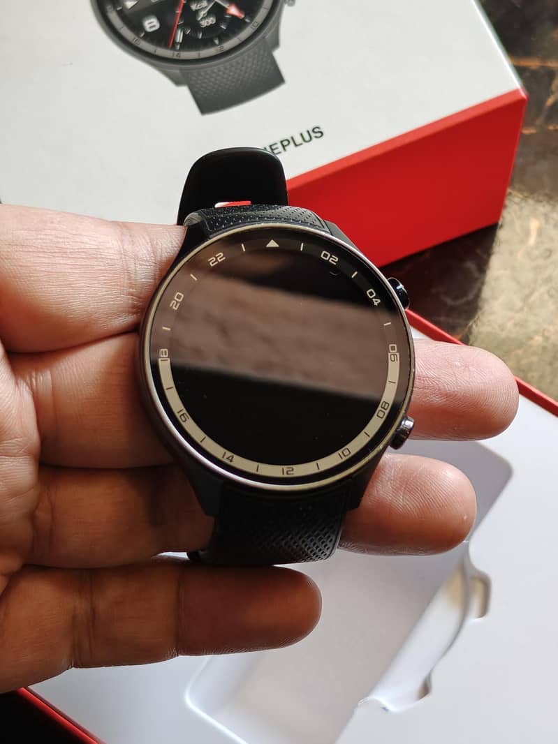 OnePlus Watch 2R 1