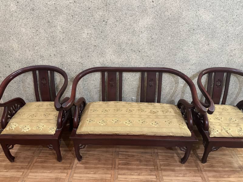 4 Seater Sofa 0