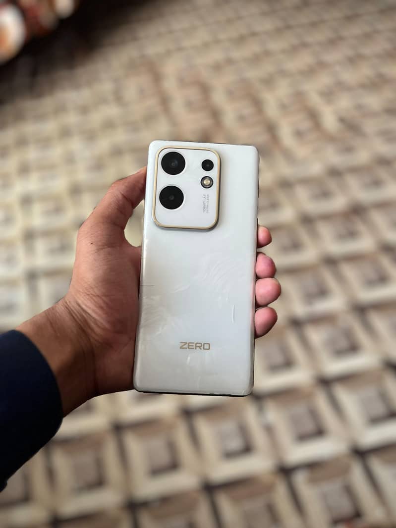 Infinix Zero 30 4