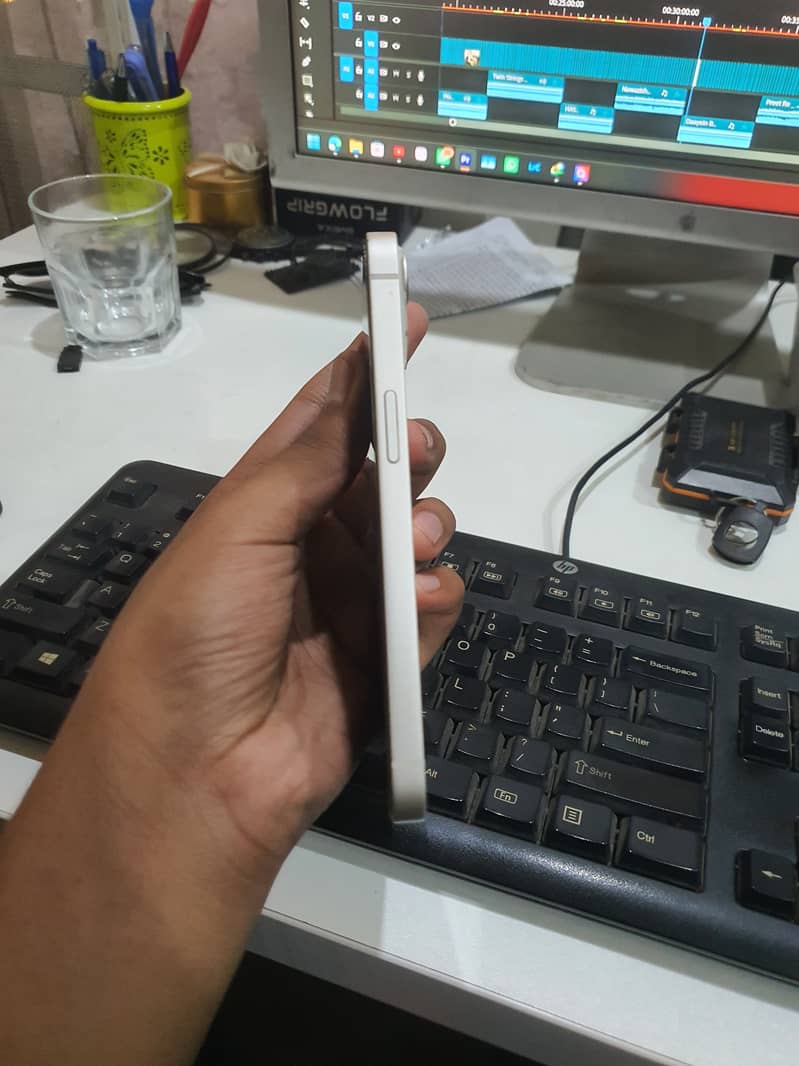Apple iPhone 13 4