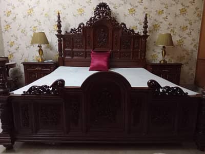 Used Chinioti bed (solid Sheesham)