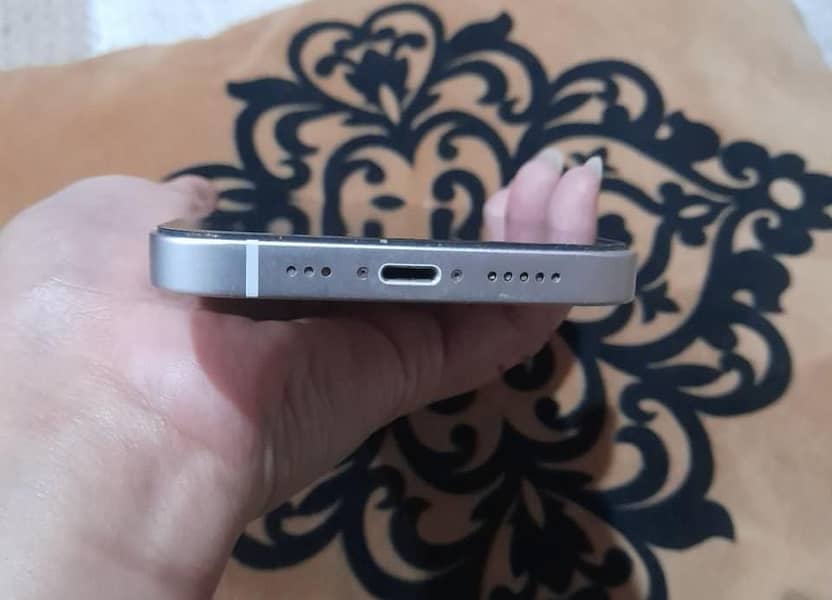 Apple iPhone 13 3