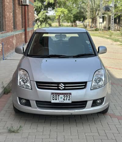 Suzuki Swift 1.3 DLX Navigation 2015. Totel Genuine.