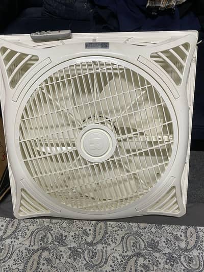 Royal fan