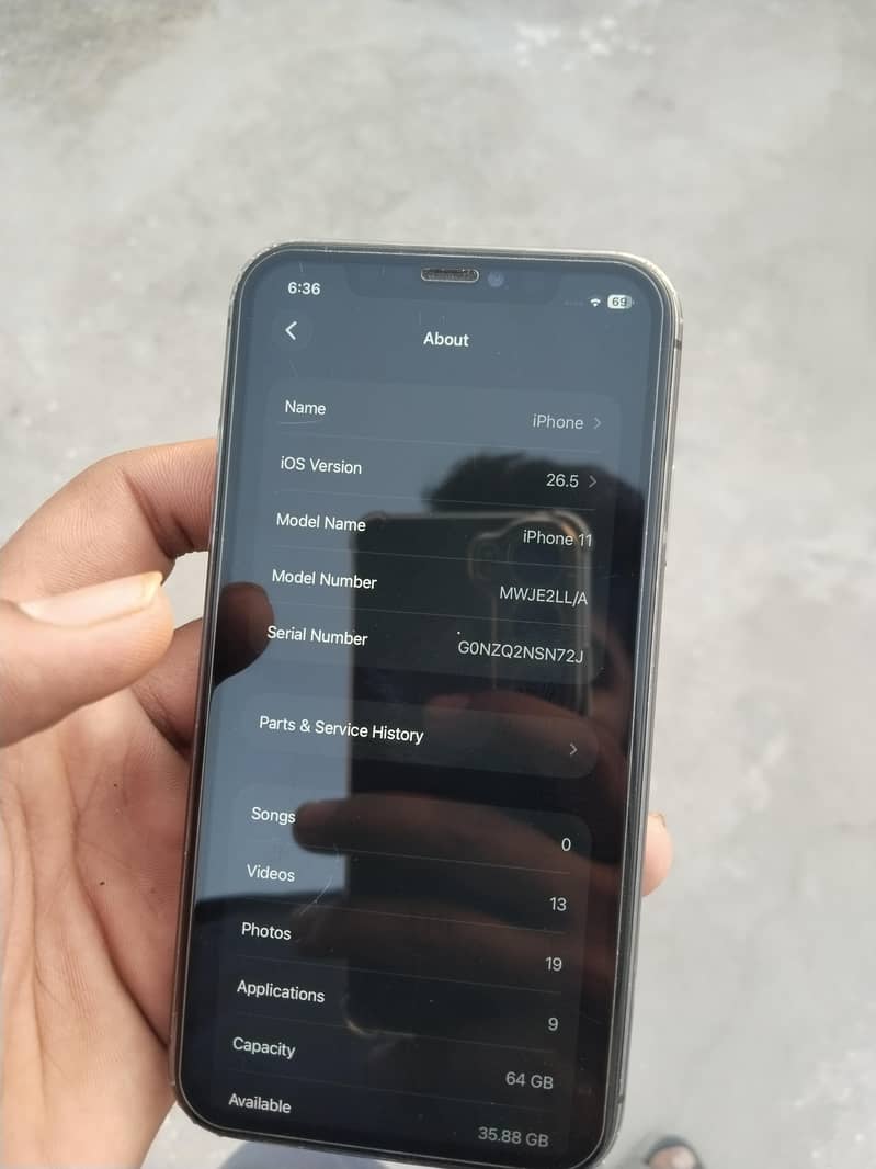 Apple iPhone 11 4