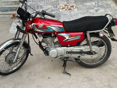 honda 125 2023 in very good condition neat&clean total original bike b