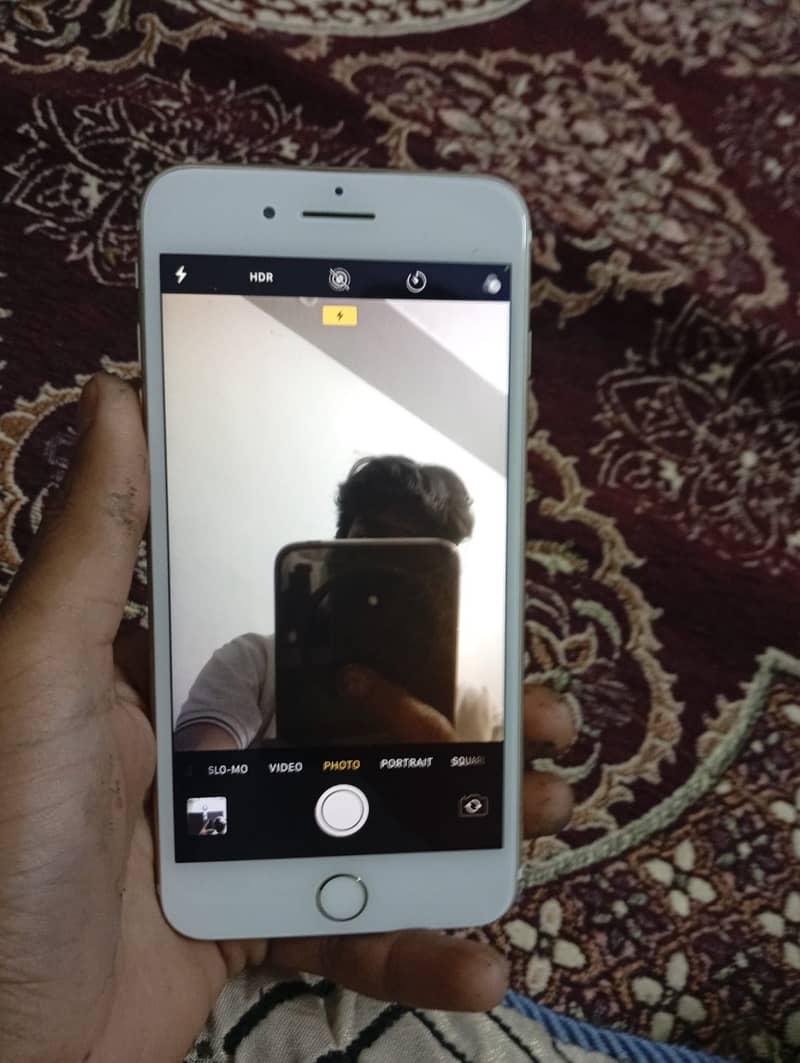 Apple iPhone 7 Plus 0
