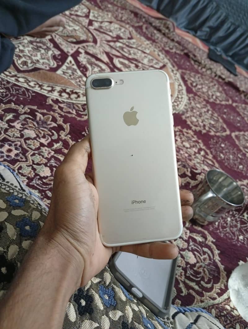 Apple iPhone 7 Plus 2