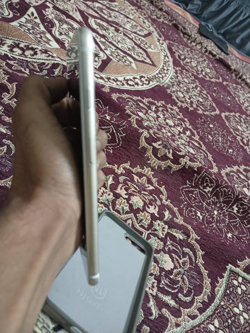 Apple iPhone 7 Plus 4