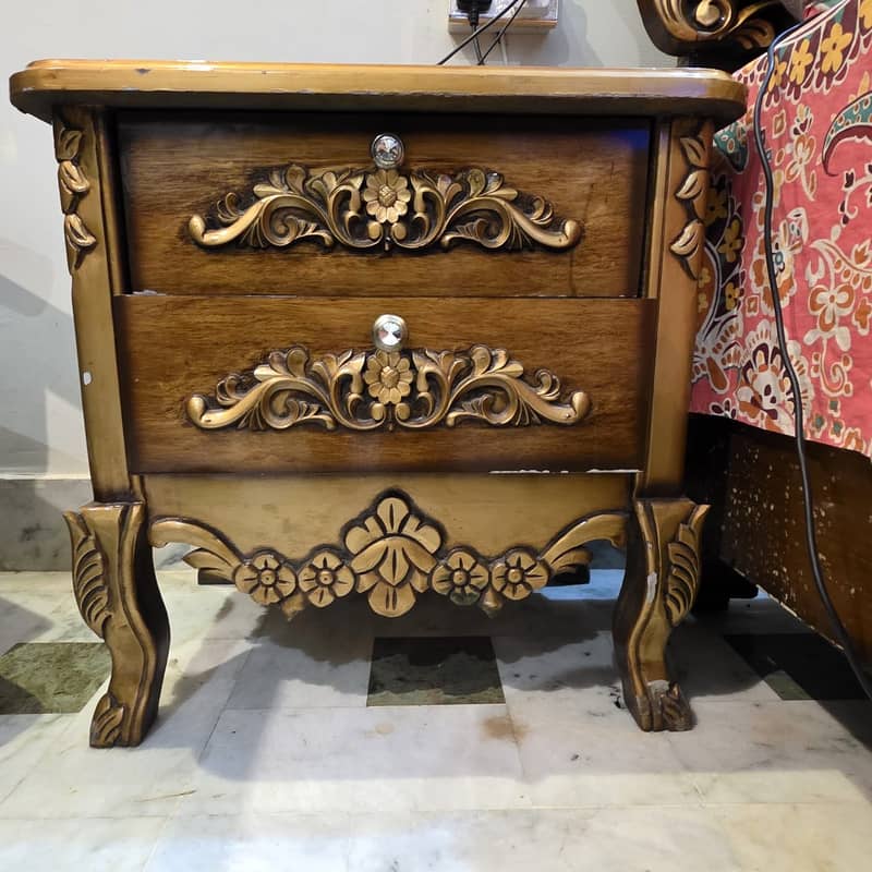 Bed with side table & dressing 4