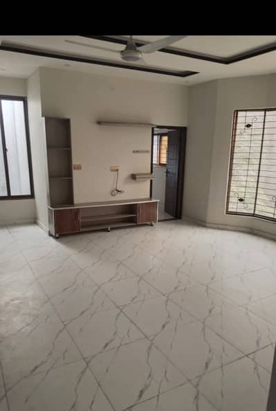 1 kanal upper portion available for rent
