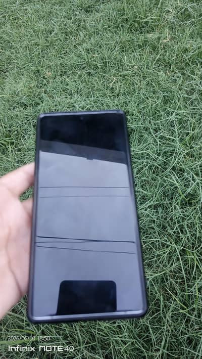 samsung Note 20 for sale lush condition scrachless phone. . .