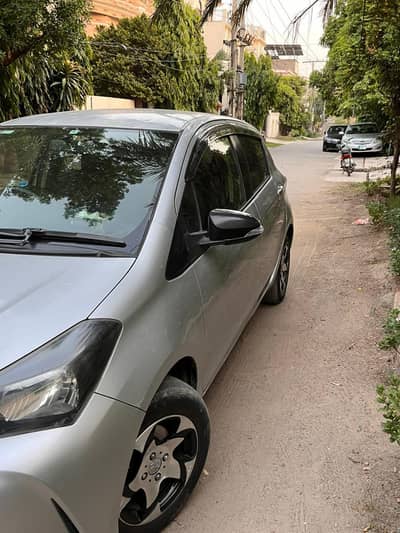 Toyota Vitz 2015