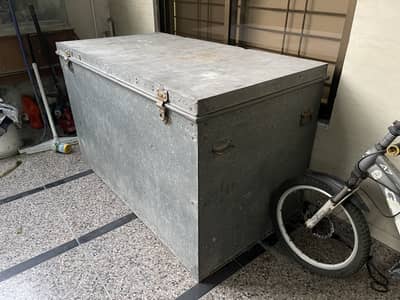 Trunk Paiti heavy material