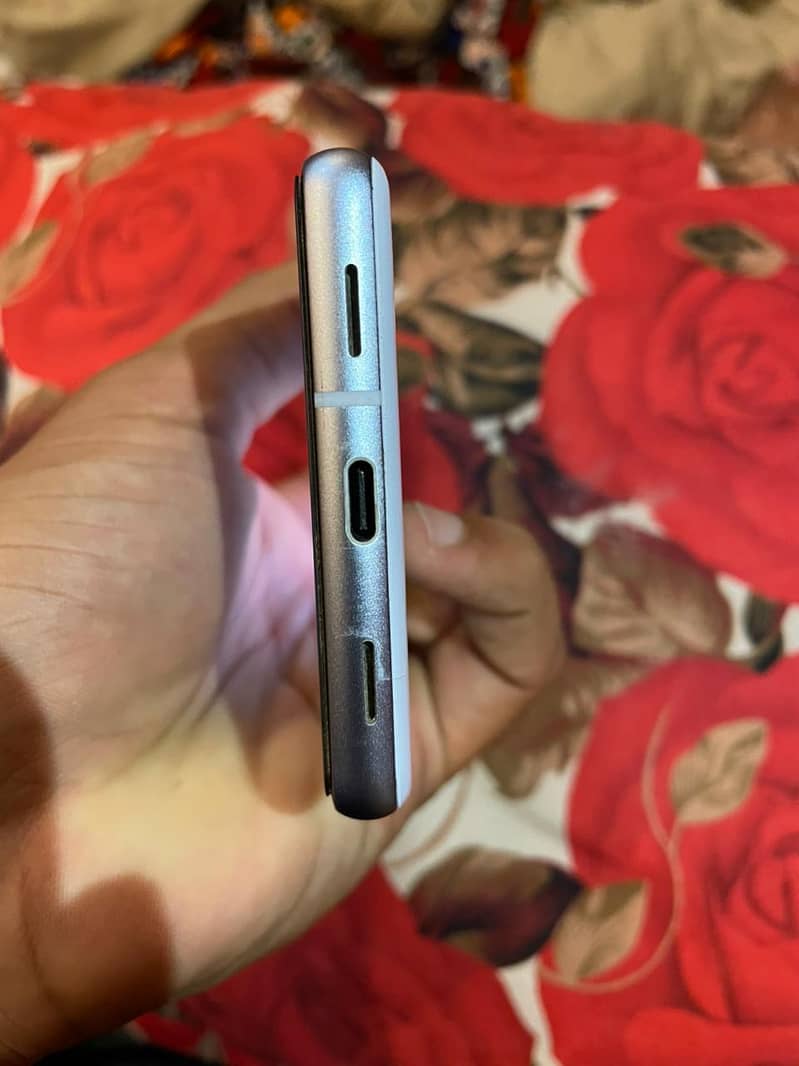 Google Pixel 7a 4