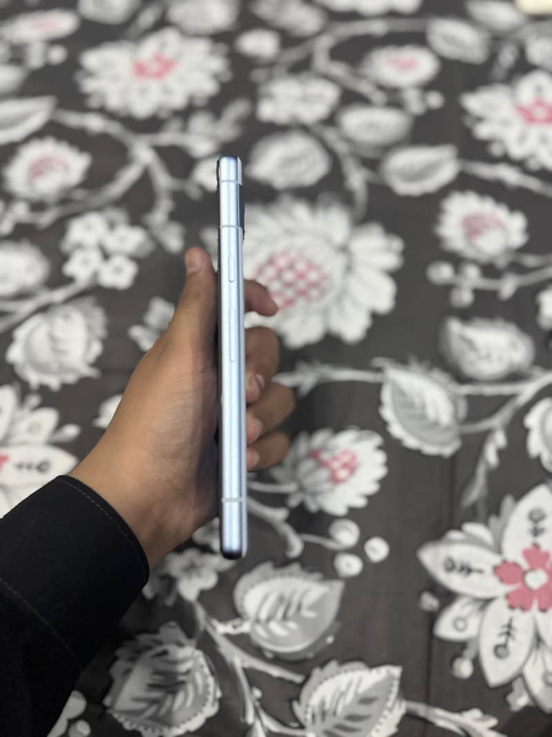 Google Pixel 7a 5