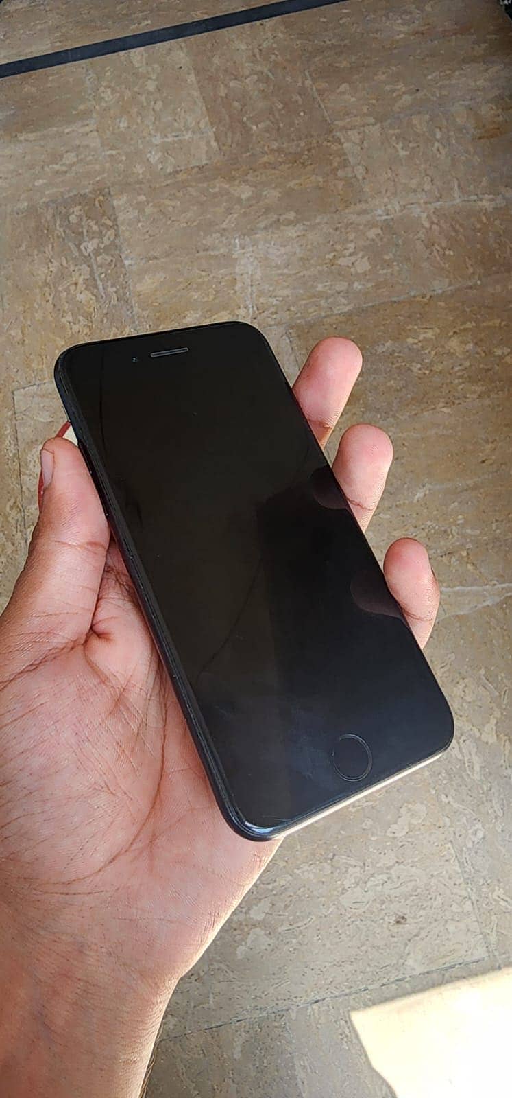 Apple iPhone 7 1