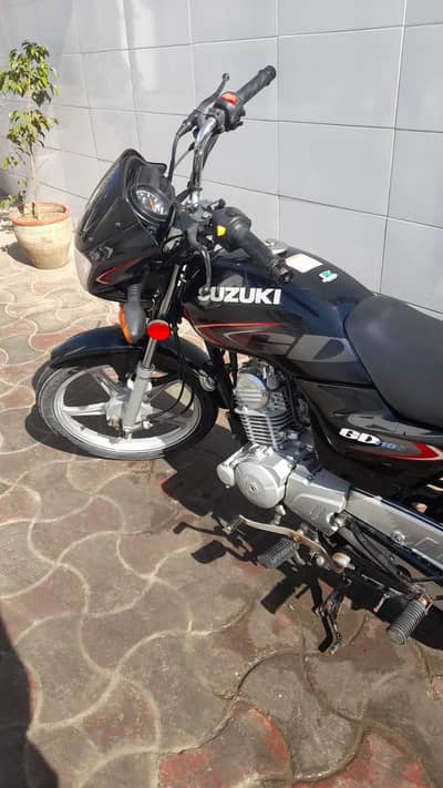 SuzukGDi 110S bike all documentclearKarachi ka number03,29,71,08,32/0+