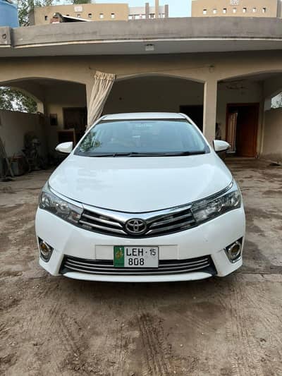 Toyota Corolla Altis Model 2015 super white