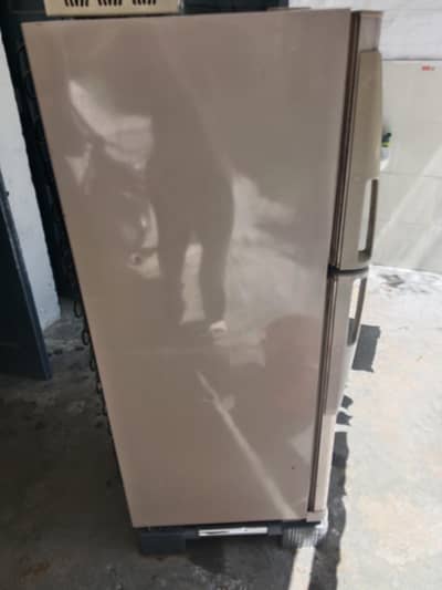 dawalance refrigerator for sale best cooling with 2000 watt stabilizer