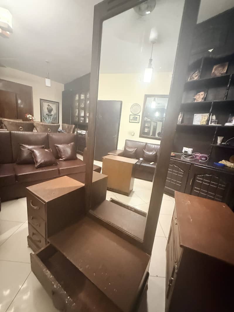Solid dresser with mirror 2