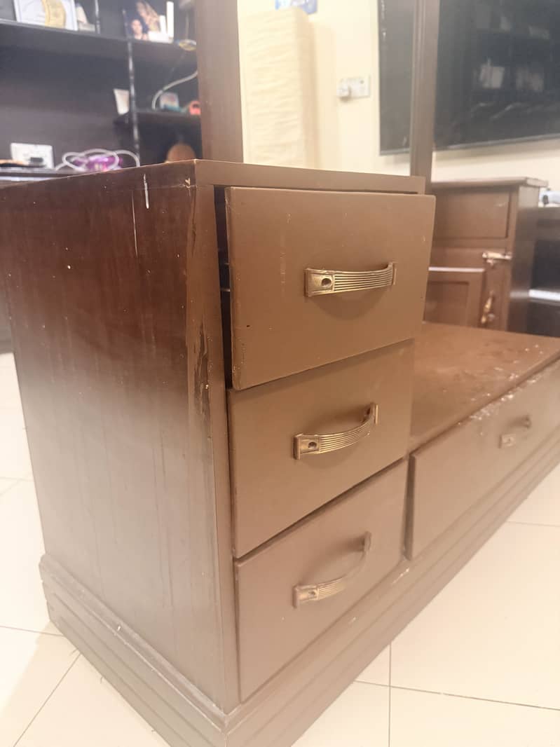 Solid dresser with mirror 5