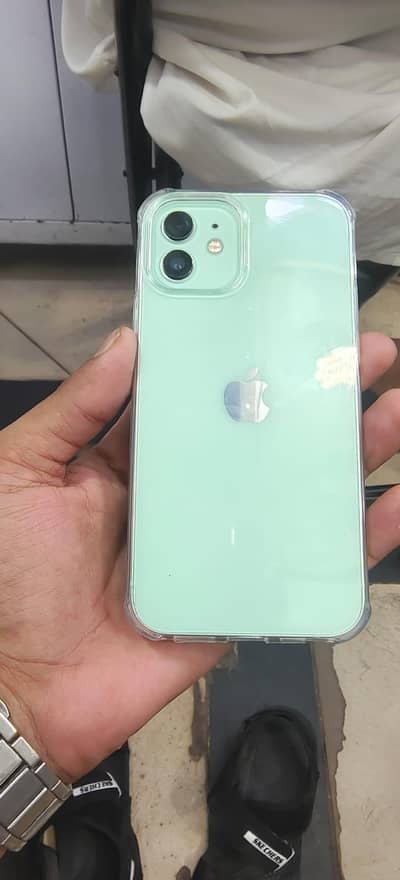 Apple iPhone 12