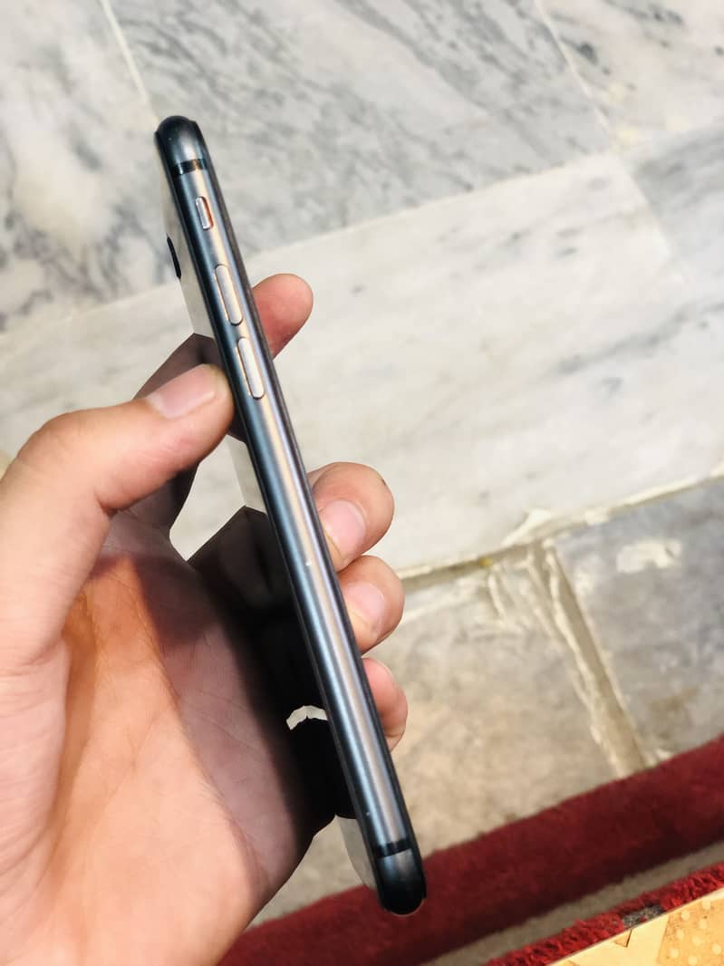 Apple iPhone 8 2